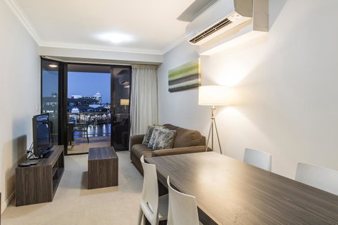 Dolphin Quay Apartments - Accommodation Coffs Harbour 19