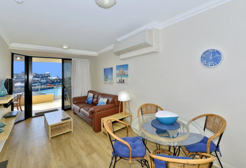 Dolphin Quay Apartments - Accommodation Coffs Harbour 12
