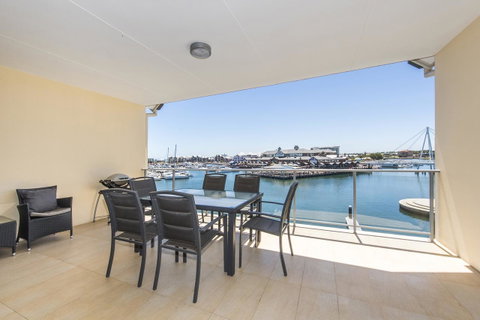 Dolphin Quay Apartments - Accommodation Coffs Harbour 17