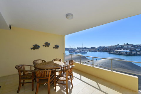 Dolphin Quay Apartments - Accommodation Coffs Harbour 14