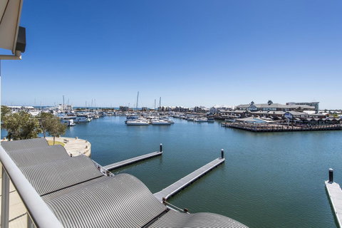 Dolphin Quay Apartments - Accommodation Coffs Harbour 16