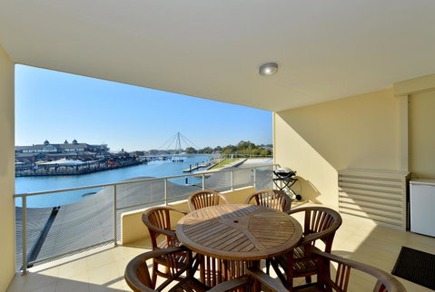 Dolphin Quay Apartments - Accommodation Coffs Harbour 15