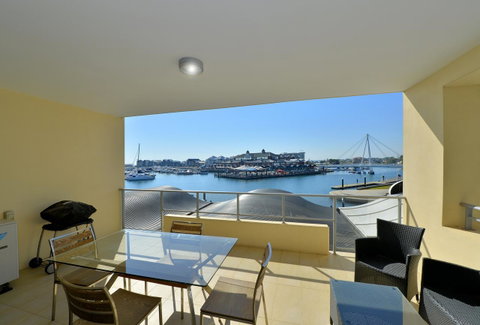 Dolphin Quay Apartments - Accommodation Coffs Harbour 8