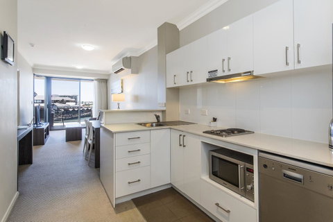 Dolphin Quay Apartments - Accommodation Coffs Harbour 35