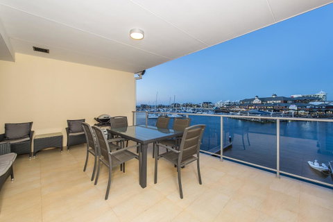 Dolphin Quay Apartments - Accommodation Coffs Harbour 21