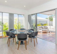 Karrinyup Waters Luxury House Rental - Accommodation Coffs Harbour