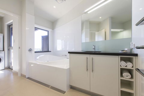 Aquatic Visions - Accommodation Coffs Harbour 19