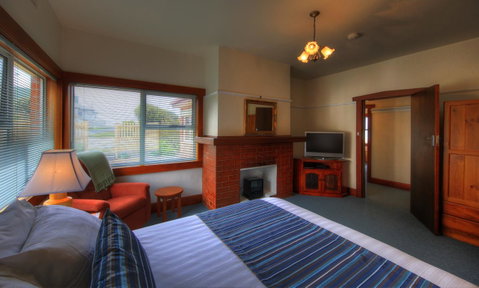 Stanley Village Waterfront Accommodation - Accommodation Coffs Harbour 17