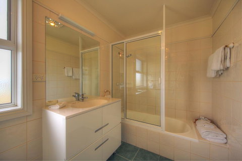 Stanley Village Waterfront Accommodation - Accommodation Coffs Harbour 11