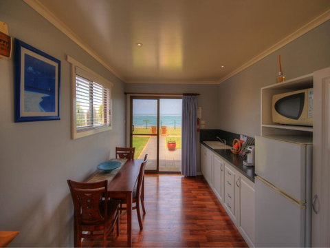 Stanley Village Waterfront Accommodation - Accommodation Coffs Harbour 14