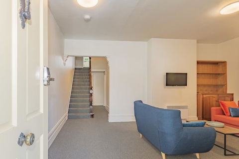 4 Bedroom House - Hobart CBD - Free Parking - Free WIFI - Accommodation Coffs Harbour 21