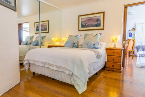 Million Dollar Views - Accommodation Coffs Harbour 25
