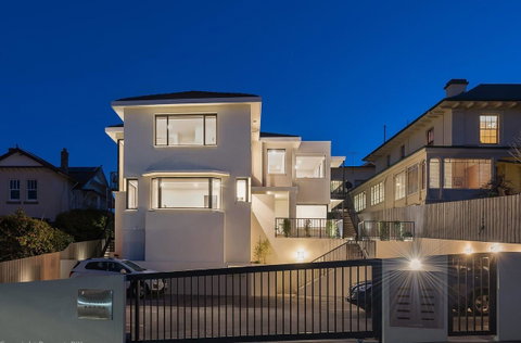 110 Hampden Apartments - Accommodation Coffs Harbour 0