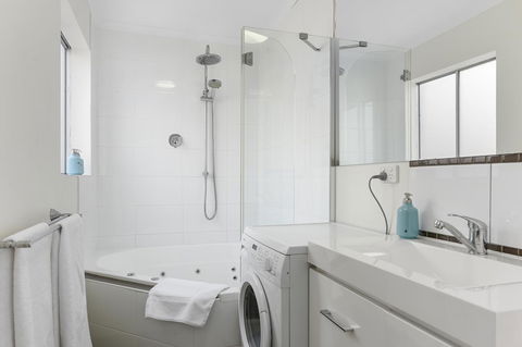 Trinity Hill Apartments - Accommodation Coffs Harbour 2