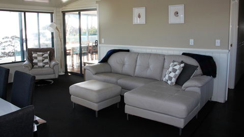 SEA EAGLE COTTAGE Amazing Views Of Bay Of Fires - Accommodation Coffs Harbour 5