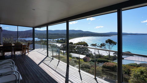 SEA EAGLE COTTAGE Amazing Views Of Bay Of Fires - Accommodation Coffs Harbour 0
