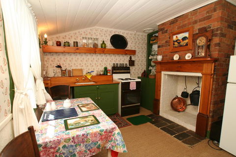 Alice\'s Cottages - Accommodation Coffs Harbour 16