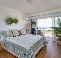NEW Beautiful 2 Bed Ocean Views in Broadbeach - Accommodation Coffs Harbour