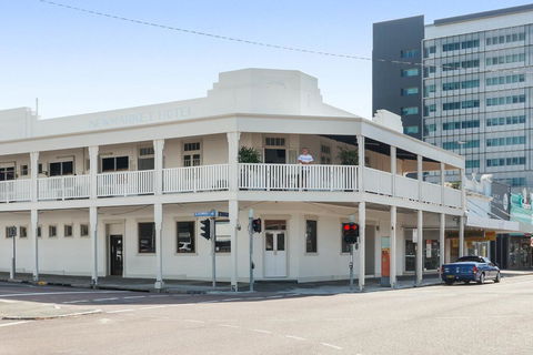 Newmarket Hotel - Accommodation Coffs Harbour 2