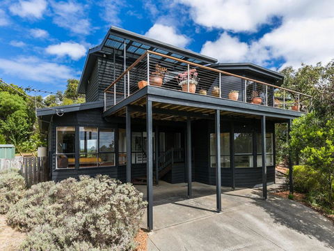 NICHE ON NOBLE - Ever Changing Vista - Accommodation Coffs Harbour 0