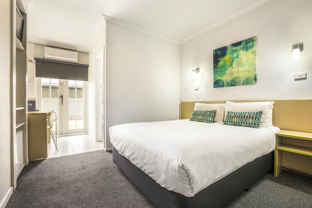 Airport West VIC Accommodation Coffs Harbour
