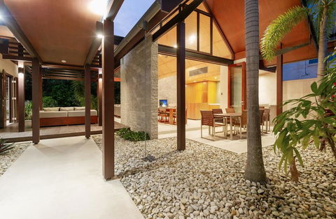 Niramaya Port Douglas Private Villas - Accommodation Coffs Harbour 2