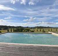 Noble Willow Homestead Lovedale. Super Spacious with views and pool - Accommodation Coffs Harbour