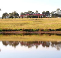Noble Willow Studio Lovedale. Spacious with views and pool - Accommodation Coffs Harbour