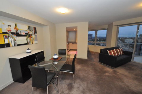 North Sydney Fully Self Contained Modern 2 Bed Apartment (2207BER) - Accommodation Coffs Harbour 2