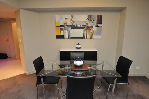 North Sydney Fully Self Contained Modern 2 Bed Apartment (2207BER) - Accommodation Coffs Harbour 3