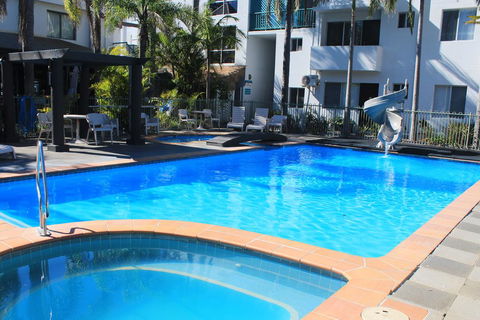 Oceanside Hawks Nest - Accommodation Coffs Harbour 0