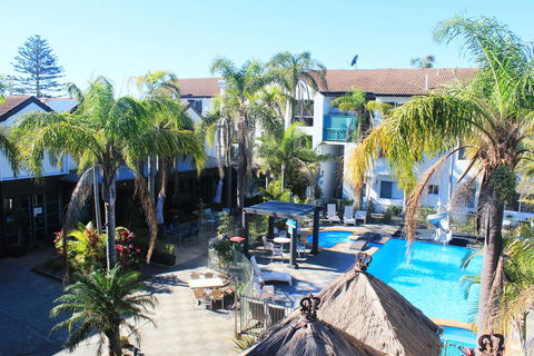 Oceanside Hawks Nest - Accommodation Coffs Harbour 1