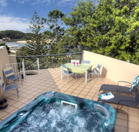 oceanview 6 with rooftop terrace  spa - Accommodation Coffs Harbour