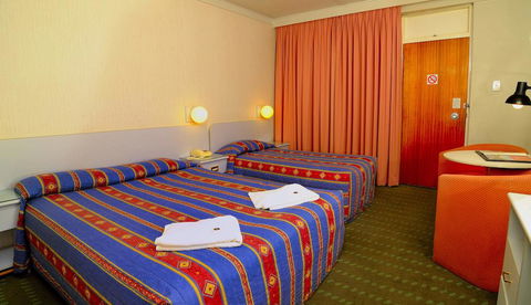 Olympia Motel - Accommodation Coffs Harbour 2