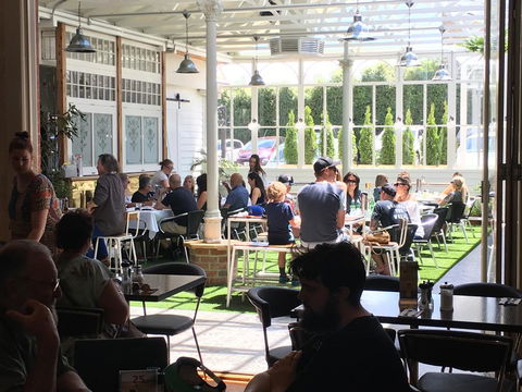 Oscars Hotel And Cafe Bar - Accommodation Coffs Harbour 2