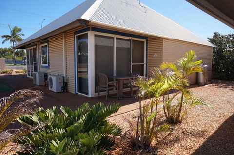 Osprey Holiday Village Unit 201-1 Bedroom - Wonderful 1 Bedroom Studio Apartment With A Pool In The Complex - Accommodation Coffs Harbour 0