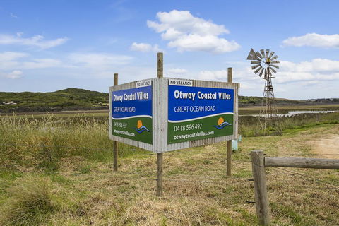 Otway Coastal Villas - Accommodation Coffs Harbour 2