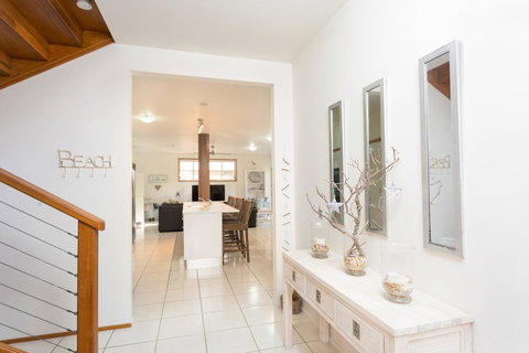 OUTRIGGER - Accommodation Coffs Harbour 2