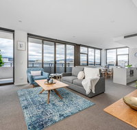 Oversized Luxe 1 Bedder - Amazing Barton - Gym - Accommodation Coffs Harbour
