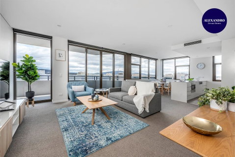 Oversized Luxe 1 Bedder - Amazing Barton - Gym - Accommodation Coffs Harbour 0