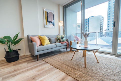 Paradiso On Bent - Netflix - Wifi - City Life - Accommodation Coffs Harbour 1