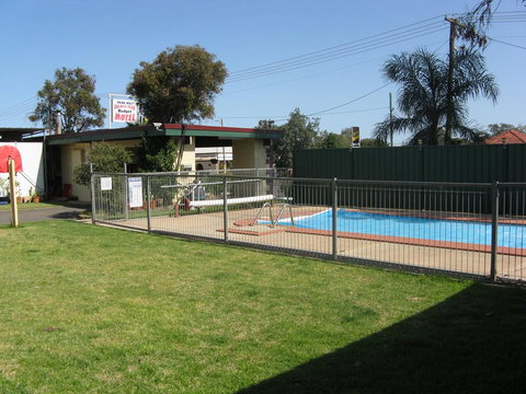Peak Hill Golden Peak Budget Motel - Accommodation Coffs Harbour 2