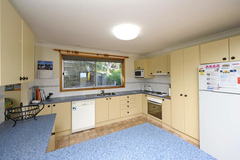 Pet Friendly Lentara St 10 - Fingal Bay - Accommodation Coffs Harbour 3