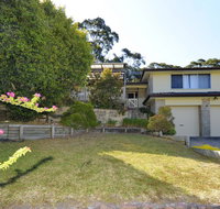 Pet Friendly Lentara St 10 - Fingal Bay - Accommodation Coffs Harbour