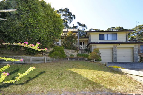 Pet Friendly Lentara St 10 - Fingal Bay - Accommodation Coffs Harbour 0
