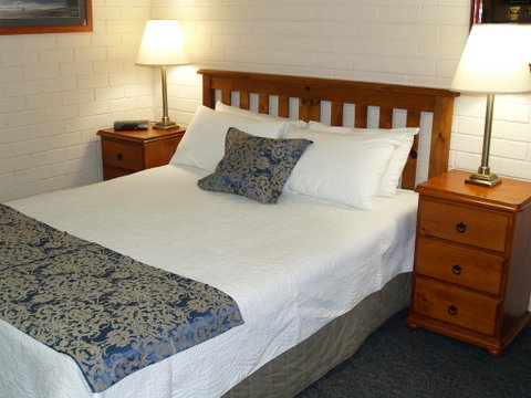 Pigeon House Motor Inn - Accommodation Coffs Harbour 1
