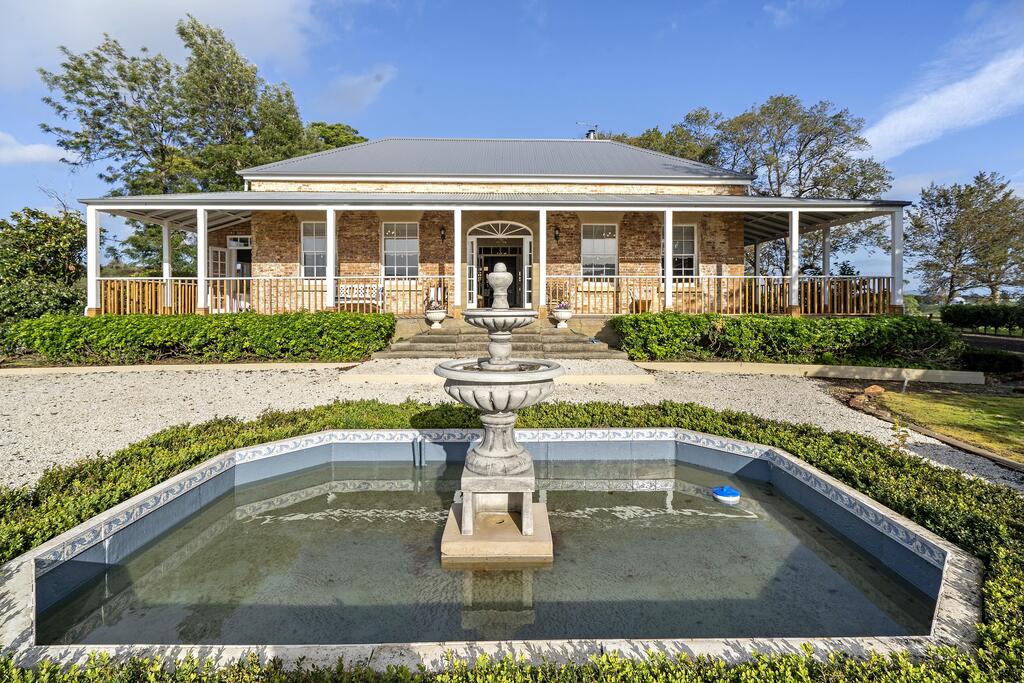 Rowella TAS Accommodation Coffs Harbour
