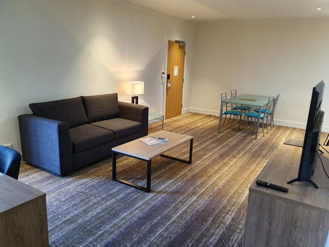 Porter's Plainland Hotel - Accommodation Coffs Harbour 2