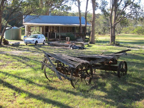Possum's Hollow And Hooter's Hut - Accommodation Coffs Harbour 1