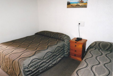 PRECINCT HOTEL GLADSTONE - Accommodation Coffs Harbour 2
